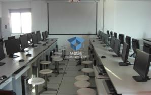 上海南洋科技进修学院计算机房
